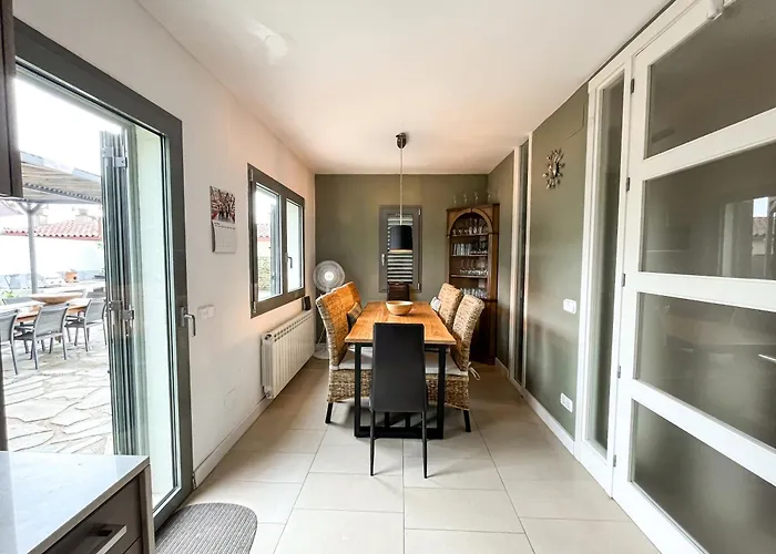 Peralta W Above Ground Pool Villa