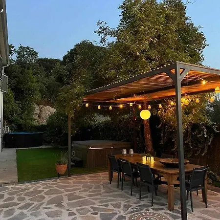 Peralta W Above Ground Pool Villa