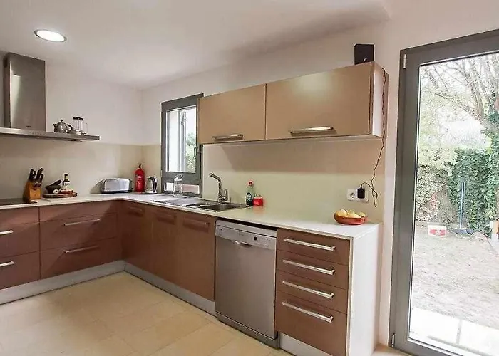 Peralta W Above Ground Pool Villa