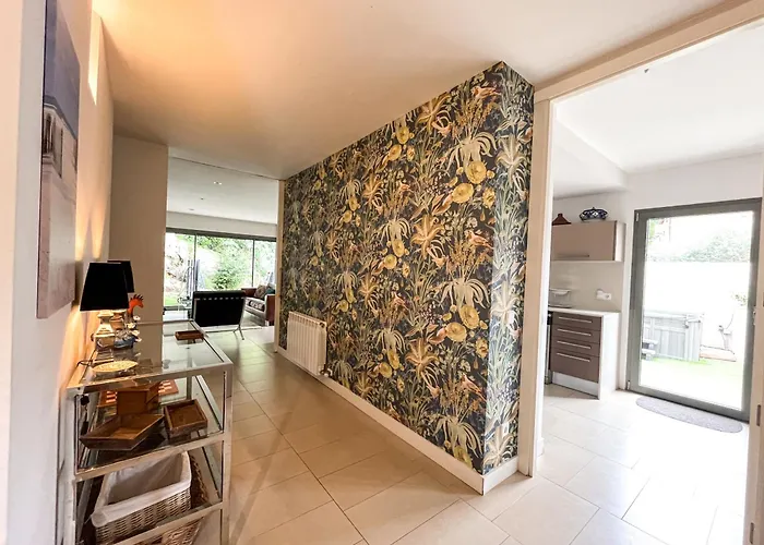 Villa Peralta W Above Ground Pool Girona